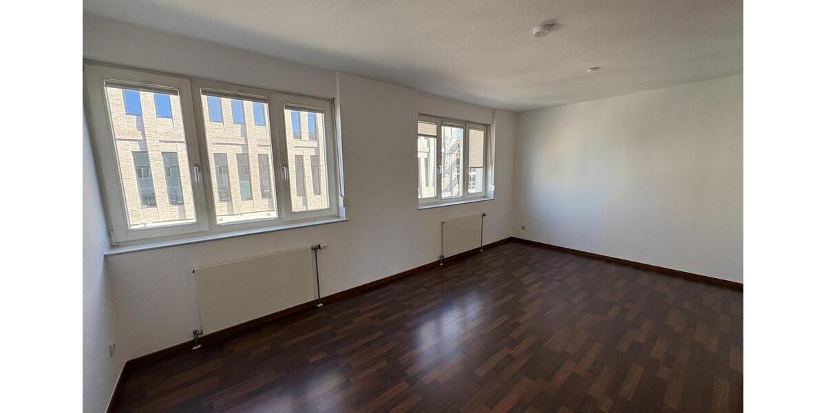 Etagenwohnung Zwickau - 4 Zimmer, 124 m&sup2;, 860&euro; | Angebot:25547266