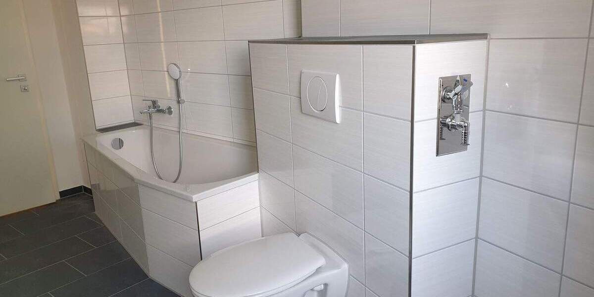 Etagenwohnung Aue - 5 Zimmer, 120 m&sup2;, 795&euro; | Angebot:25681323