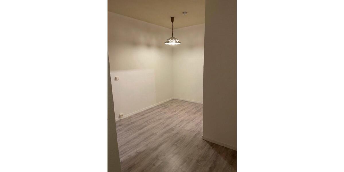 Erdgeschoßwohnung Mülsen - 3 Zimmer, 68 m&sup2;, 55.000&euro; | Angebot:26996096
