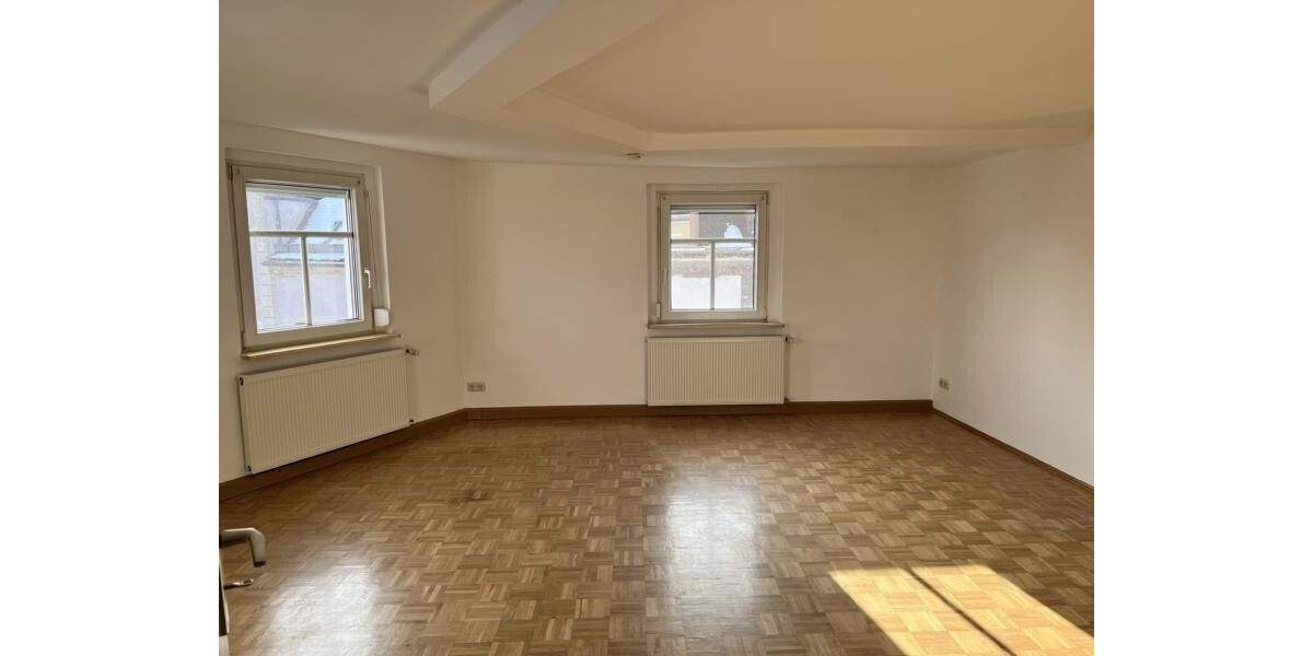 Etagenwohnung Meerane - 3 Zimmer, 87 m&sup2;, 480&euro; | Angebot:25665453