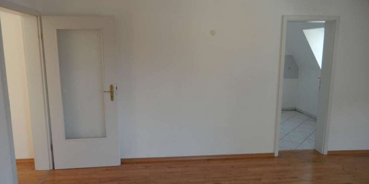 Etagenwohnung Zwickau Pölbitz - 2 Zimmer, 43 m&sup2;, 310&euro; | Angebot:26439521