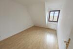 Dachgeschoßwohnung Zwickau - 2 Zimmer, 39 m&sup2;, 275&euro; | Angebot:25871106