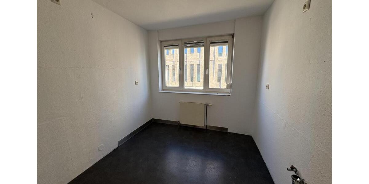 Etagenwohnung Zwickau - 4 Zimmer, 124 m&sup2;, 860&euro; | Angebot:25547266