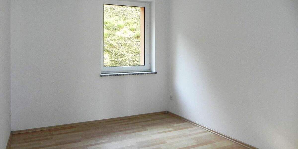 Etagenwohnung Greiz - 2 Zimmer, 55 m&sup2;, 360&euro; | Angebot:25666534