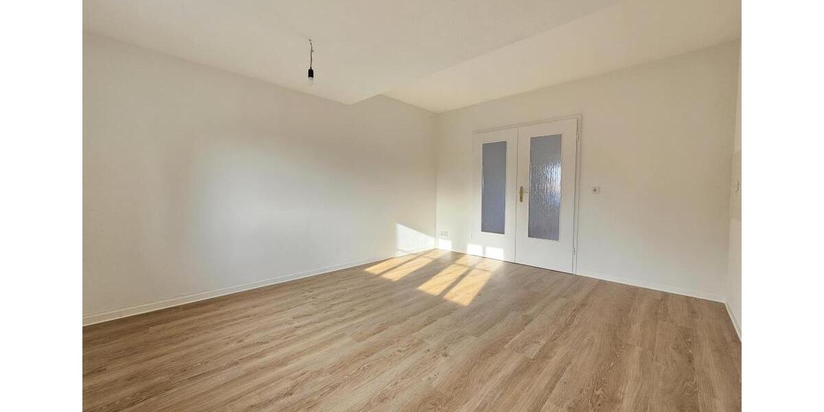 Dachgeschoßwohnung Zwickau Zwickau-Nord - 2 Zimmer, 52 m&sup2;, 338&euro; | Angebot:25362073