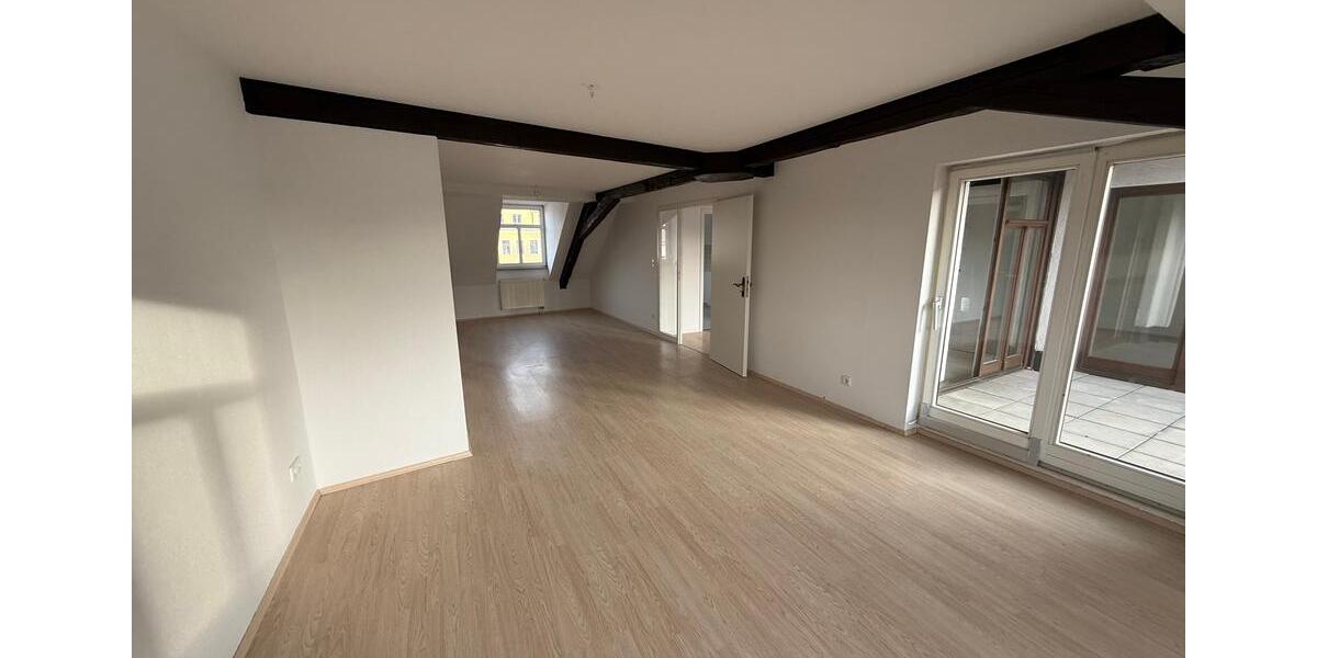 Dachgeschoßwohnung Auerbach/Vogtland Vogtland - 2 Zimmer, 77 m&sup2;, 460&euro; | Angebot:24337412