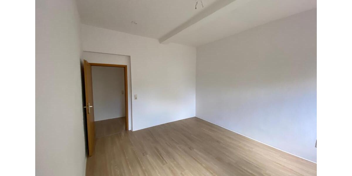 Etagenwohnung Greiz - 3 Zimmer, 86 m&sup2;, 430&euro; | Angebot:25550351