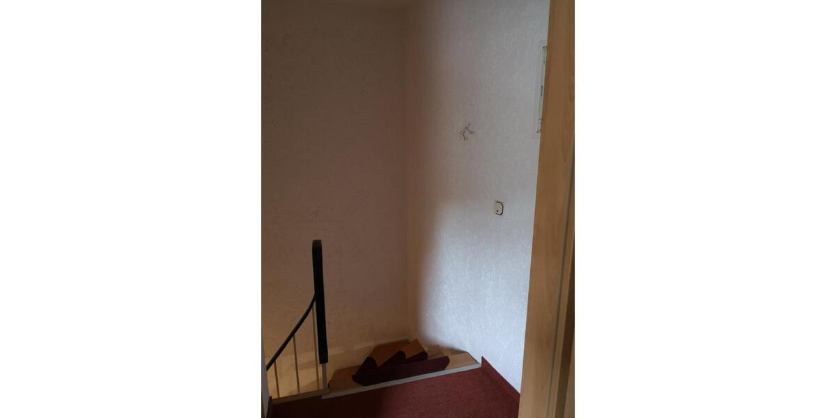 Etagenwohnung Hohenstein-Ernstthal Ernstthal - 2 Zimmer, 67 m&sup2;, 350&euro; | Angebot:25540931