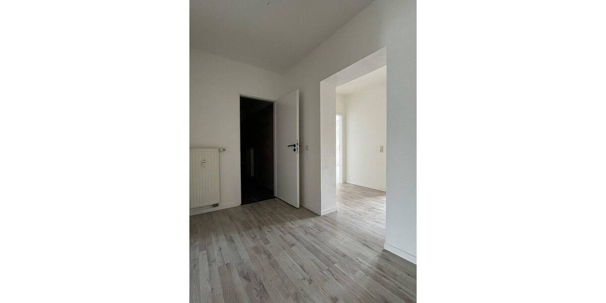 Etagenwohnung Zwickau Pölbitz - 3 Zimmer, 79 m&sup2;, 480&euro; | Angebot:25706272