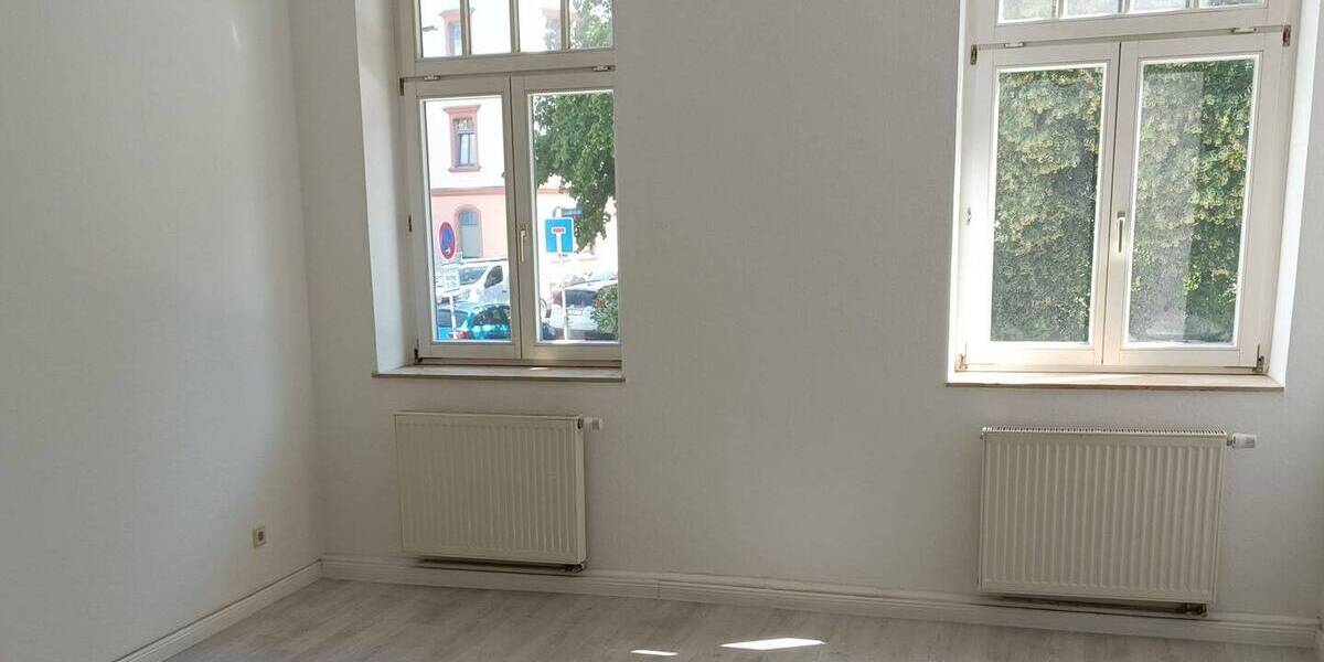 Etagenwohnung Zwickau Pölbitz - 2 Zimmer, 77 m&sup2;, 460&euro; | Angebot:26501411