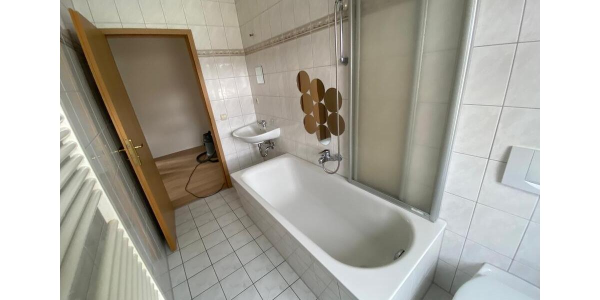 Etagenwohnung Werdau - 2 Zimmer, 55 m&sup2;, 290&euro; | Angebot:17202540