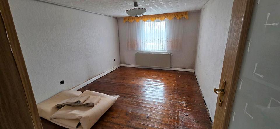 Reihenhaus Werdau - 2 Zimmer, 60 m&sup2;, 84.000&euro; | Angebot:25256705