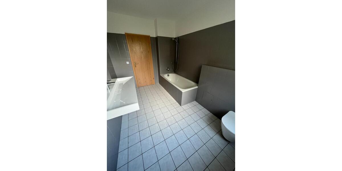 Etagenwohnung Zwickau Zwickau-West - 4 Zimmer, 91 m&sup2;, 600&euro; | Angebot:24865040