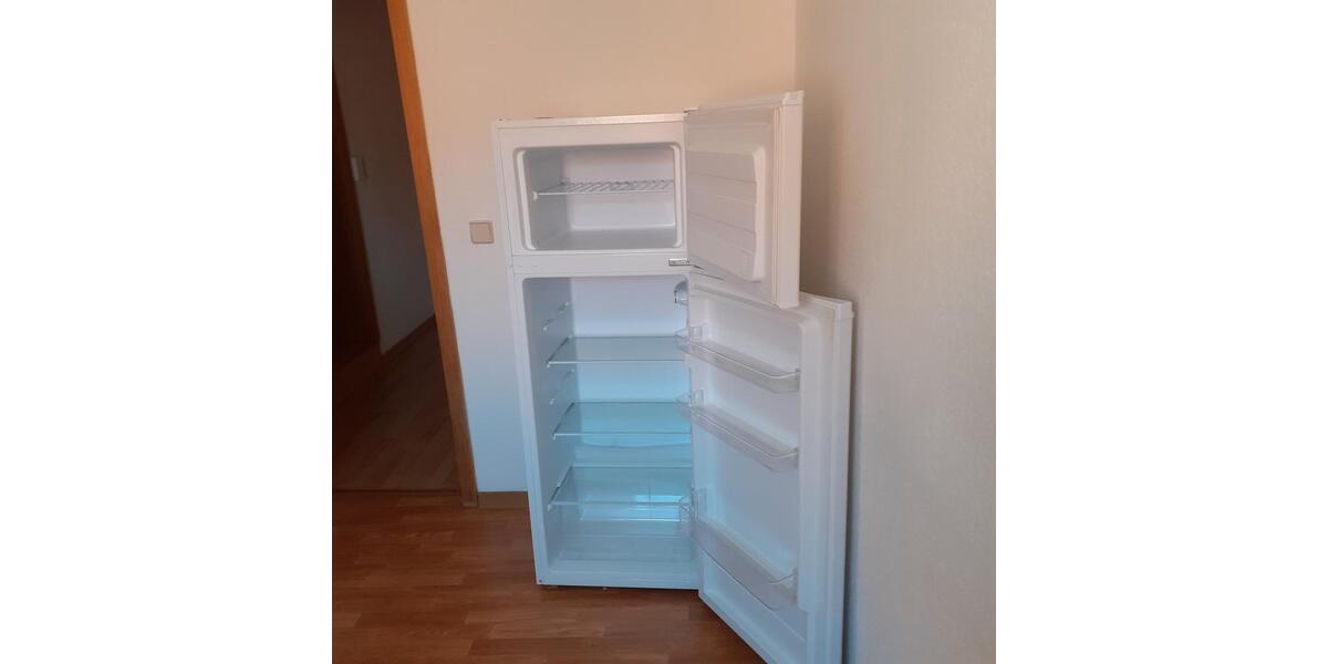 Dachgeschoßwohnung Glauchau - 2 Zimmer, 50 m&sup2;, 300&euro; | Angebot:25432917