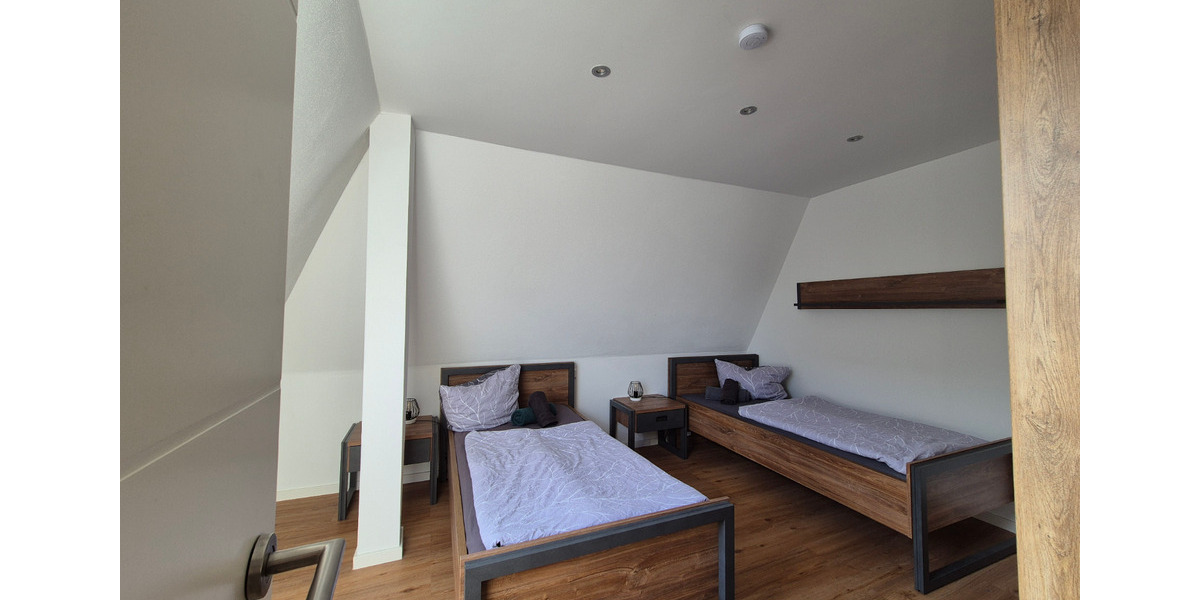 Dachgeschoßwohnung Zwickau Zwickau-Nord - 2 Zimmer, 61 m&sup2;, 700&euro; | Angebot:24533180