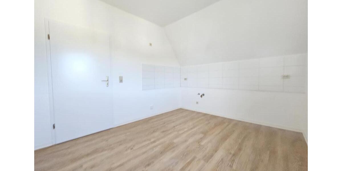 Dachgeschoßwohnung Aue-Bad Schlema Bad Schlema - 4 Zimmer, 70 m&sup2;, 420&euro; | Angebot:26478467