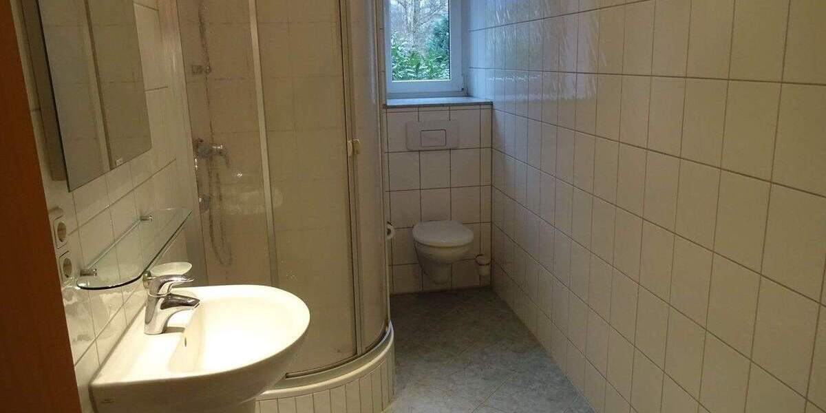 Etagenwohnung Zwickau Innenstadt - 2 Zimmer, 46 m&sup2;, 278&euro; | Angebot:25707549