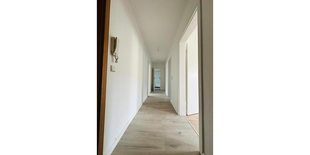 Dachgeschoßwohnung Meerane - 3 Zimmer, 71 m&sup2;, 575&euro; | Angebot:25306550