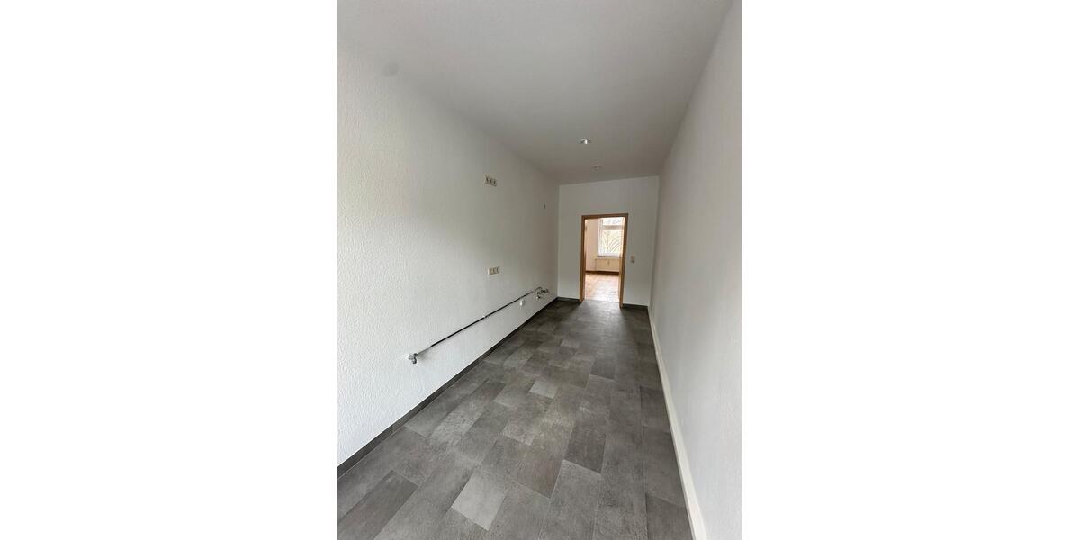 Etagenwohnung Hohenstein-Ernstthal Ernstthal - 3 Zimmer, 71 m&sup2;, 349&euro; | Angebot:25286138