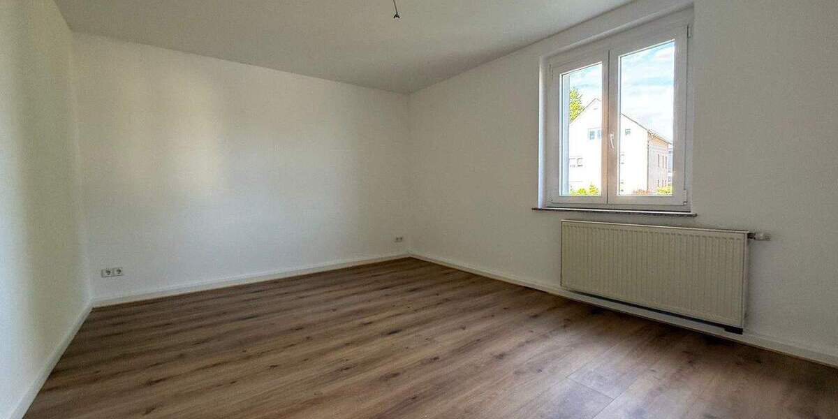 Etagenwohnung Niederwürschnitz - 4 Zimmer, 100 m&sup2;, 740&euro; | Angebot:25670172