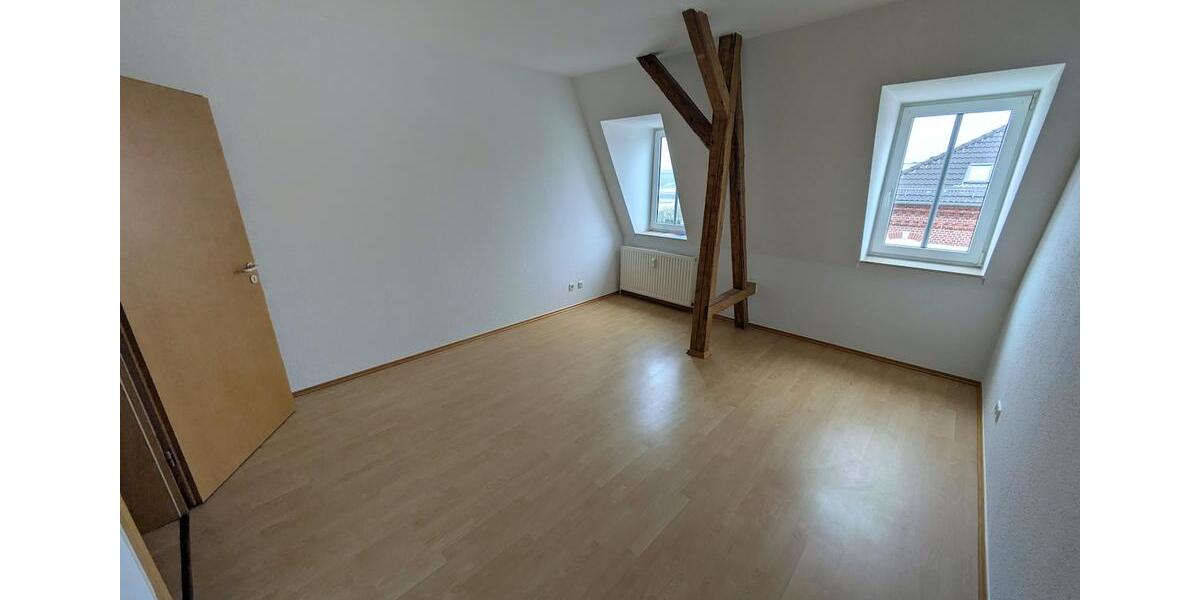 Dachgeschoßwohnung Zwickau - 2 Zimmer, 62 m&sup2;, 305&euro; | Angebot:26681037