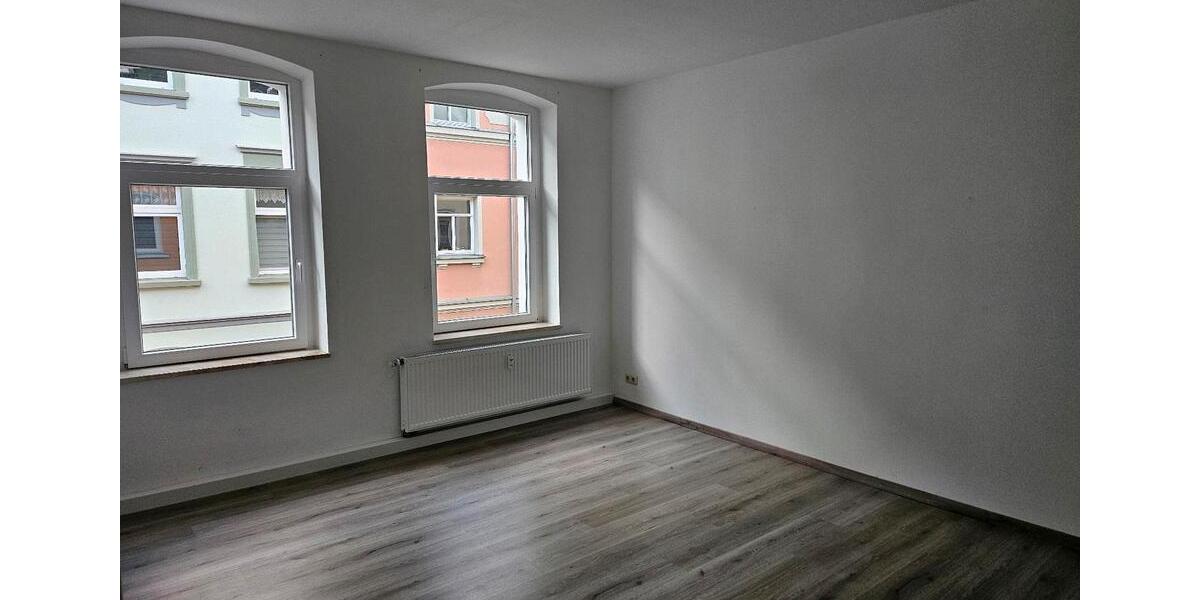 Etagenwohnung Greiz - 2 Zimmer, 77 m&sup2;, 430&euro; | Angebot:25792969