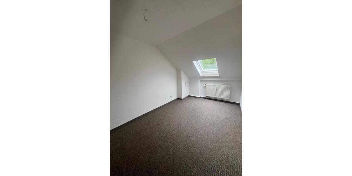 Dachgeschoßwohnung Aue-Bad Schlema Bad Schlema - 2 Zimmer, 50 m&sup2;, 350&euro; | Angebot:25613166
