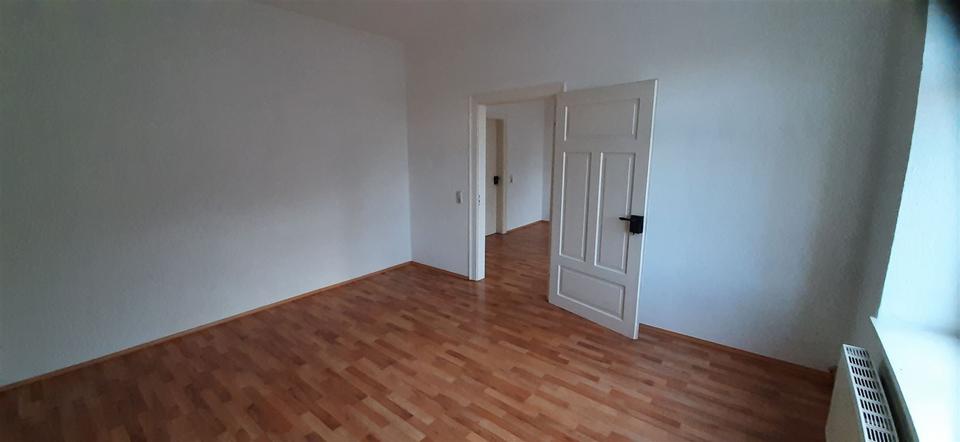 Etagenwohnung Glauchau - 3 Zimmer, 70 m&sup2;, 379&euro; | Angebot:22267896