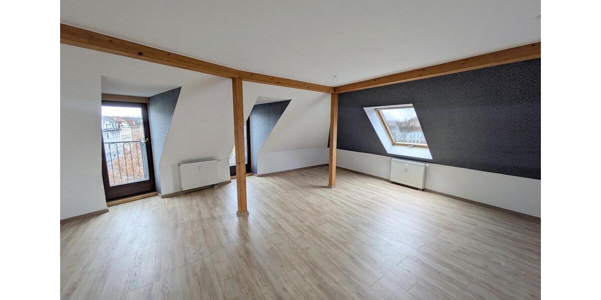 Dachgeschoßwohnung Zwickau - 4 Zimmer, 95 m&sup2;, 620&euro; | Angebot:25945678