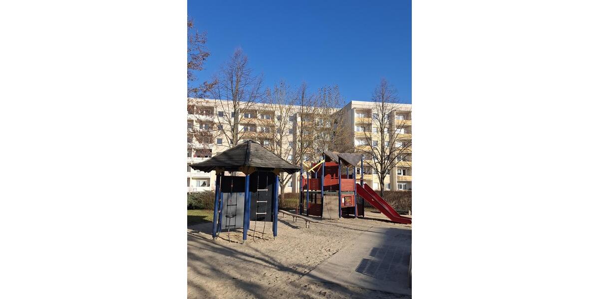 Etagenwohnung Glauchau - 3 Zimmer, 67 m&sup2;, 400&euro; | Angebot:24680366