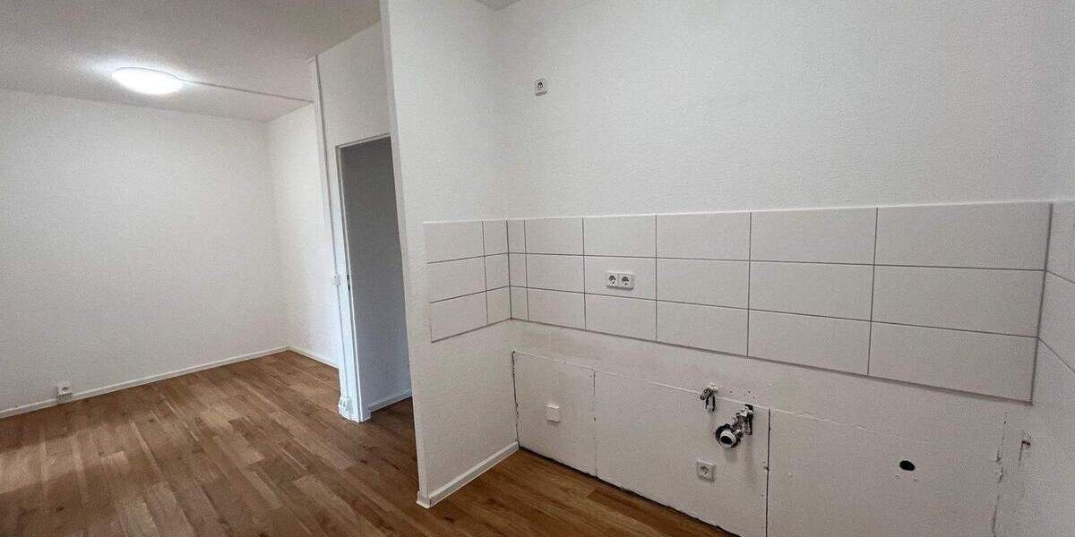 Etagenwohnung Zwickau Neuplanitz - 3 Zimmer, 60 m&sup2;, 250&euro; | Angebot:25700353