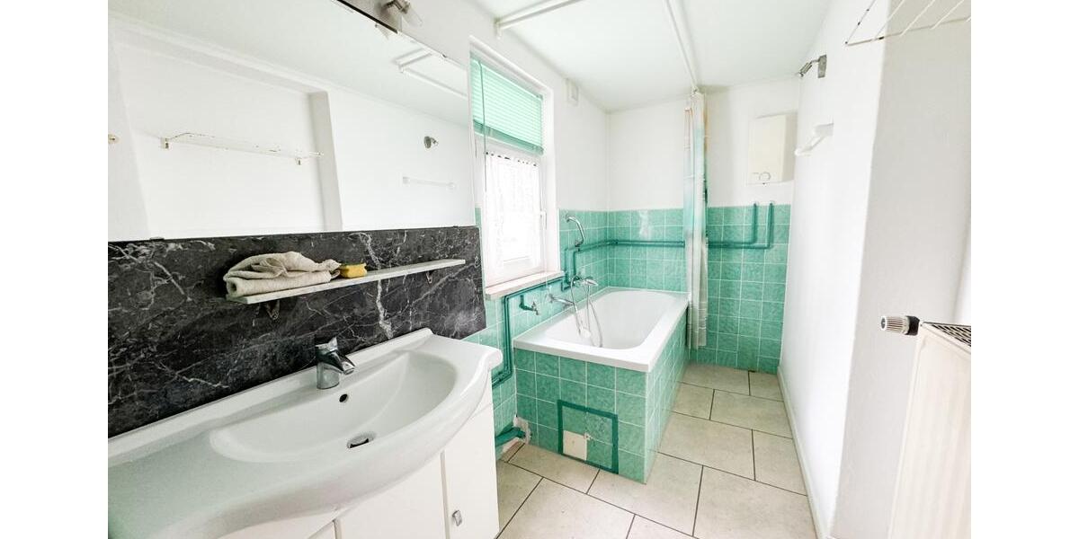 Etagenwohnung Aue-Bad Schlema Bad Schlema - 3 Zimmer, 90 m&sup2;, 400&euro; | Angebot:24946761