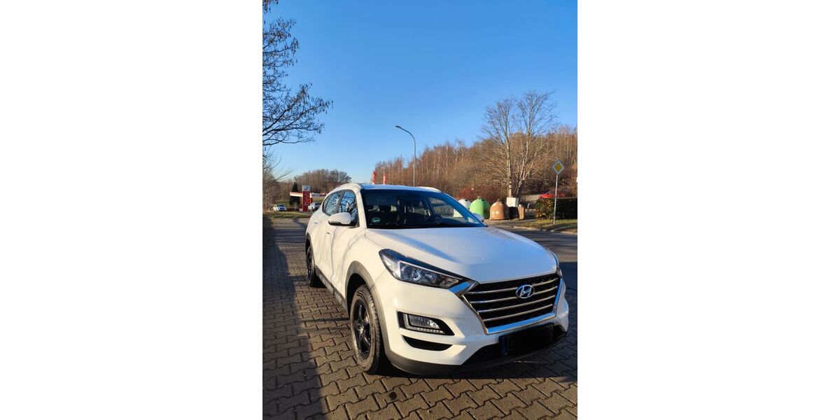 Hyundai TUCSON 57.000 km 15.950 &euro; Lauter-Bernsbach 08315