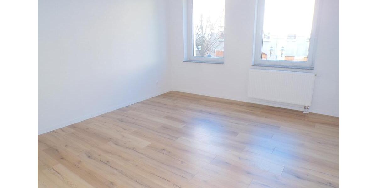 Etagenwohnung Zwickau - 2 Zimmer, 60 m&sup2;, 350&euro; | Angebot:24622144