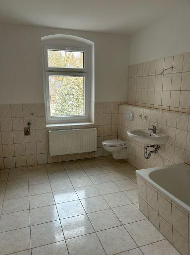 Etagenwohnung Lichtenstein (Sachsen) - 2 Zimmer, 76 m&sup2;, 380&euro; | Angebot:21225075