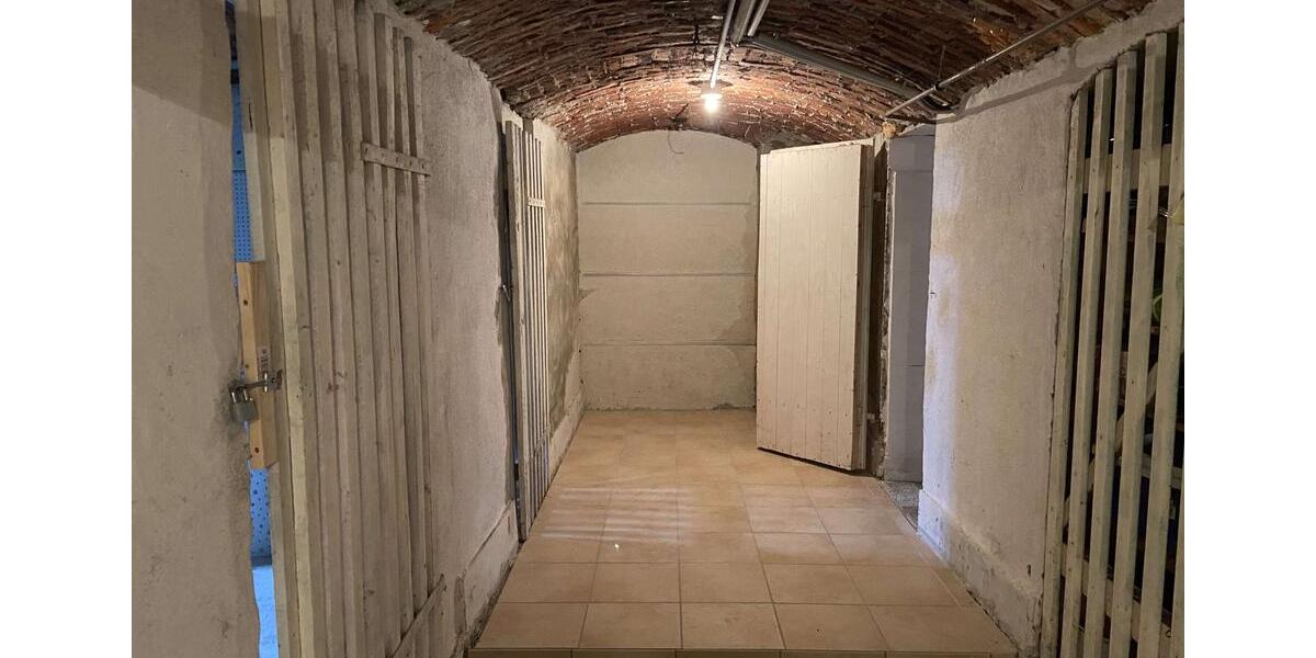 Etagenwohnung Reichenbach im Vogtland - 3 Zimmer, 83 m&sup2;, 480&euro; | Angebot:25351039