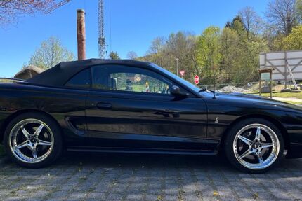 Ford Mustang 32.500 km 19.000 &euro; Zwickau 08056