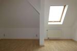 Dachgeschoßwohnung Zwickau - 3 Zimmer, 85 m&sup2;, 430&euro; | Angebot:19088361