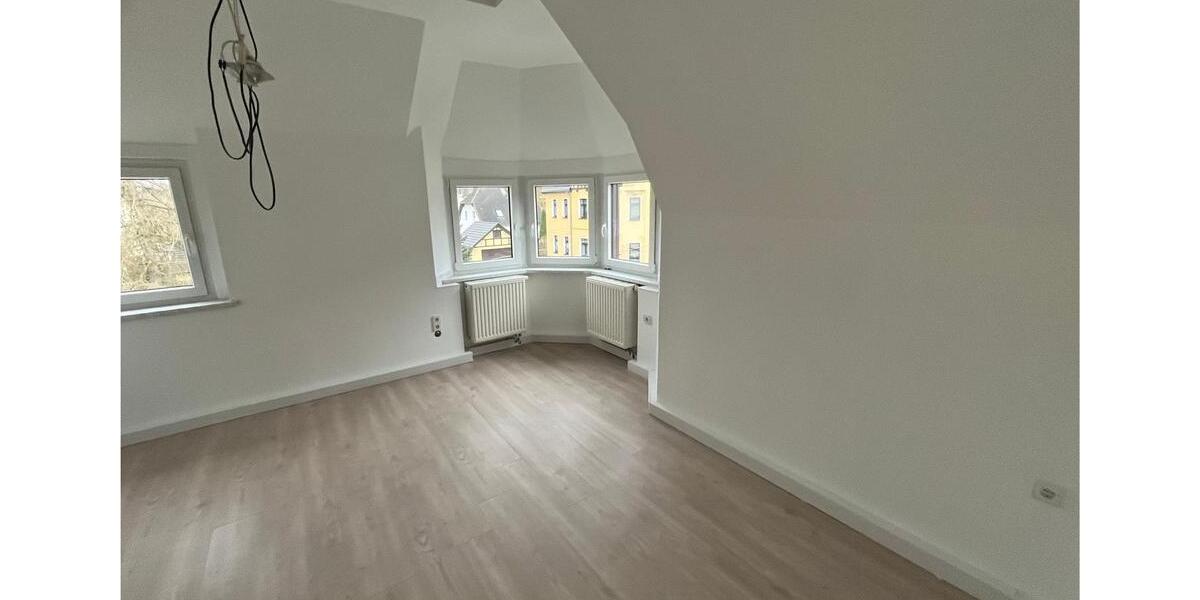 Dachgeschoßwohnung Gersdorf - 5 Zimmer, 130 m&sup2;, 900&euro; | Angebot:25717822