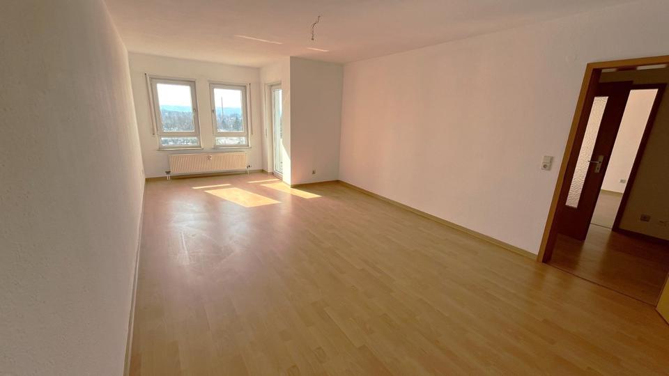Dachgeschoßwohnung Zwickau Auerbach - 2 Zimmer, 66 m&sup2;, 480&euro; | Angebot:25438235