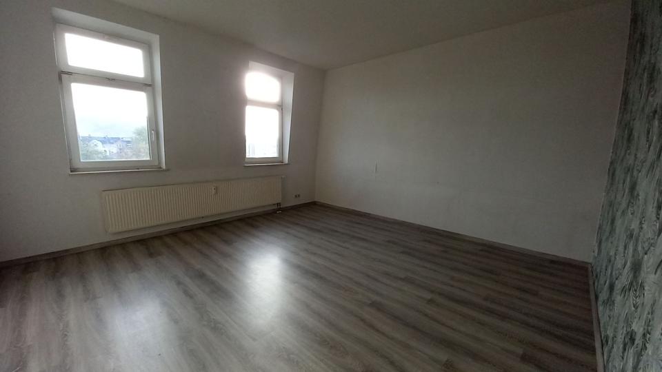 Etagenwohnung Crimmitschau - 3 Zimmer, 78 m&sup2;, 470&euro; | Angebot:25919809