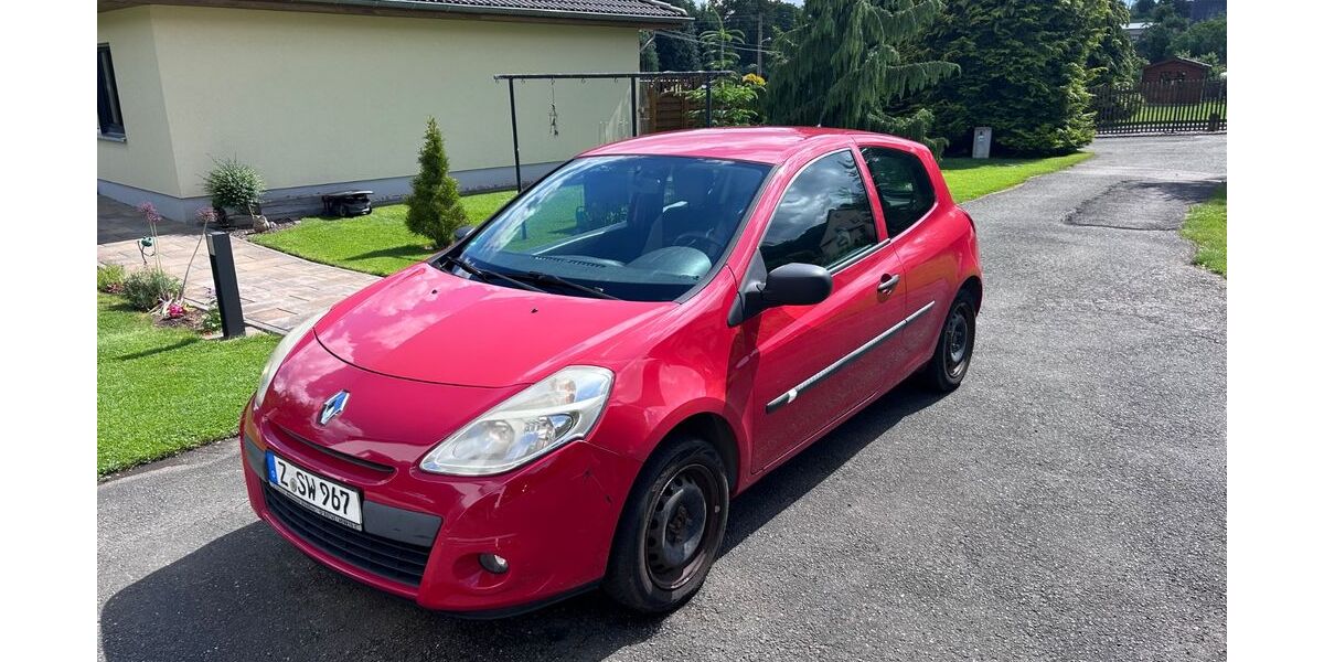 Renault Clio 126.000 km 1.850 &euro; Zwickau 08056
