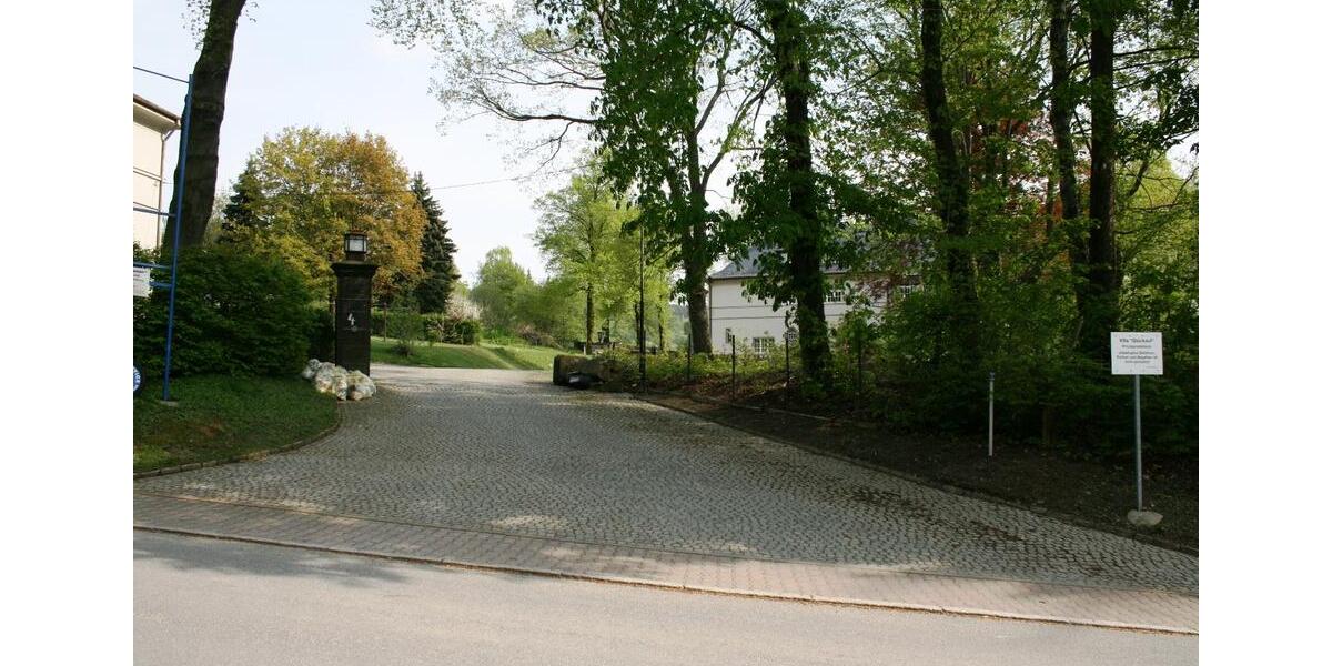 Dachgeschoßwohnung Gornsdorf - 3 Zimmer, 109 m&sup2;, 650&euro; | Angebot:21021414