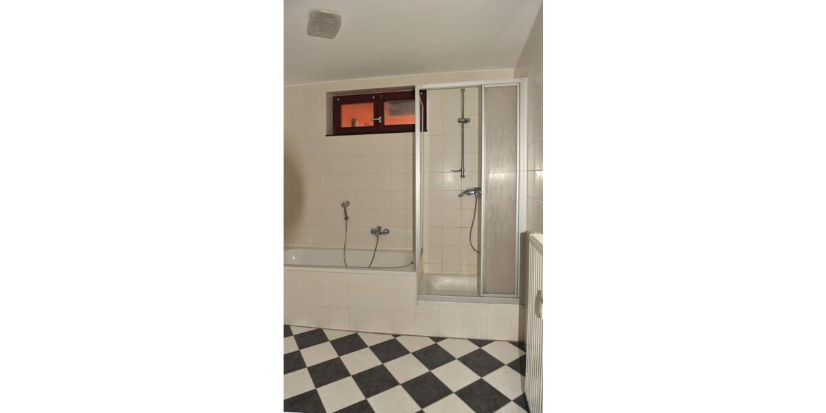 Dachgeschoßwohnung Zwickau - 2 Zimmer, 77 m&sup2;, 540&euro; | Angebot:24474774