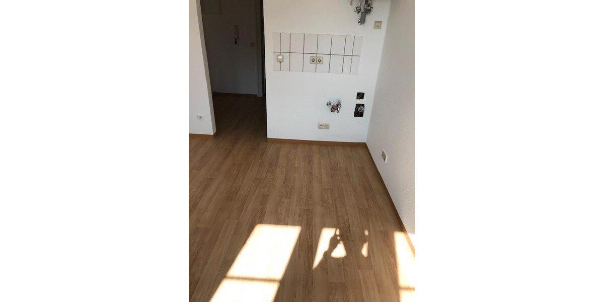 Etagenwohnung Zwickau - 1 Zimmer, 19 m&sup2;, 157&euro; | Angebot:26661302