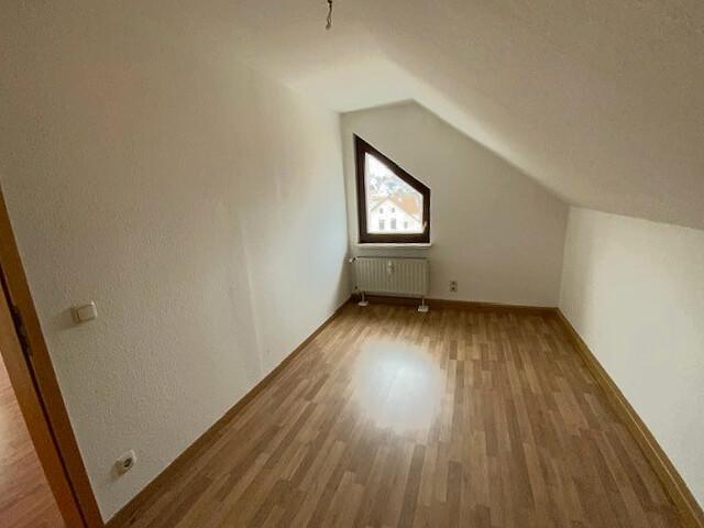 Dachgeschoßwohnung Zwickau Cainsdorf - 3 Zimmer, 58 m&sup2;, 310&euro; | Angebot:24489742