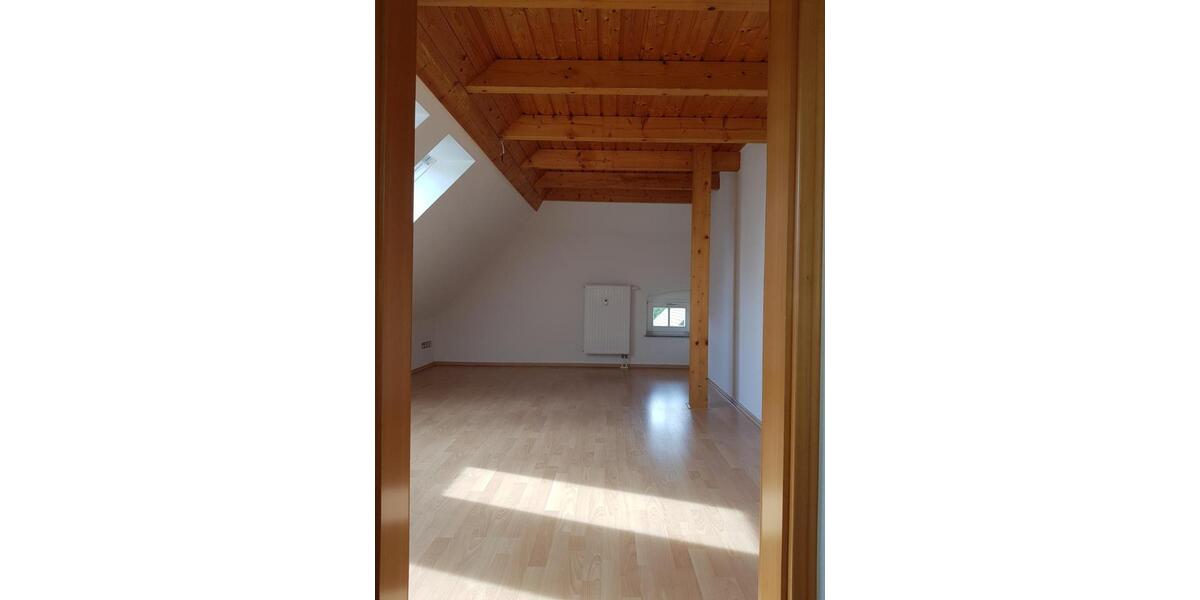 Dachgeschoßwohnung Hohenstein-Ernstthal Ernstthal - 3 Zimmer, 85 m&sup2;, 640&euro; | Angebot:25255010