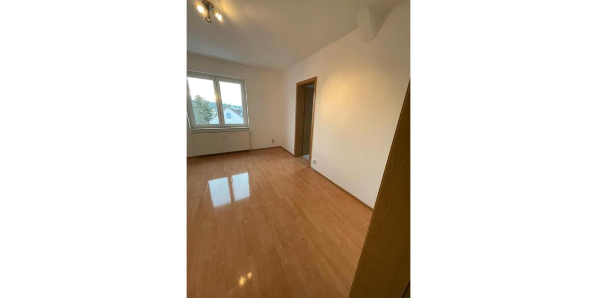 Dachgeschoßwohnung Reichenbach im Vogtland - 2 Zimmer, 45 m&sup2;, 550&euro; | Angebot:24535100