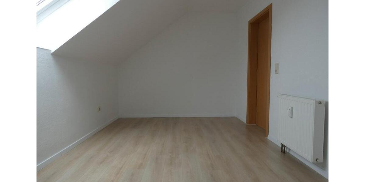 Dachgeschoßwohnung Zwickau Cainsdorf - 2 Zimmer, 43 m&sup2;, 250&euro; | Angebot:26644937