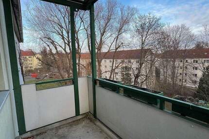 Wohnung Zwickau Marienthal - 3 Zimmer, 60 m&sup2;, 349&euro; | Angebot:25740025